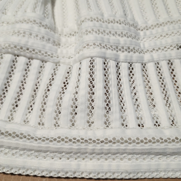 H&M White A-Line Skirt Lace/Eyelet Size 4 - Picture 3 of 10